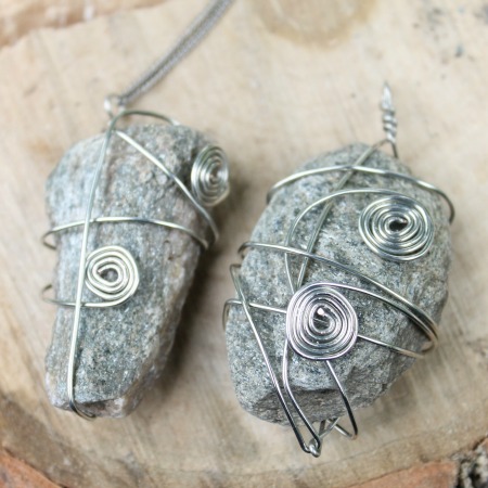 DIY WIRE WRAPPED ROCK NECKLACE 